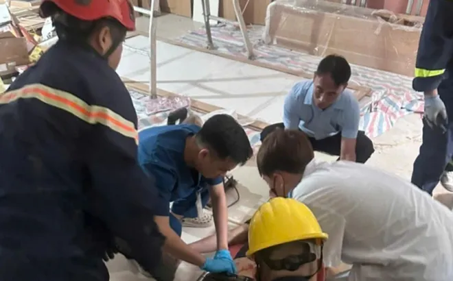 Công nhân tử vong trong thang máy khi lắp đặt cầu thang bộ, hiện trường ám ảnh