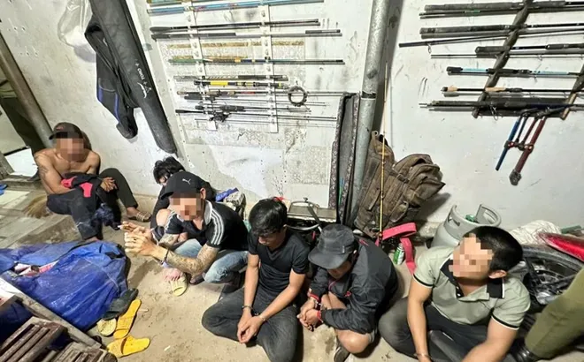 Phát hiện "kho" vũ khí trong "bữa tiệc ma túy"