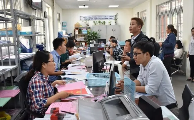 Công chức lãnh đạo, quản lý phải tự nguyện từ chức từ 01/8/2026 khi thuộc trường hợp nào?
