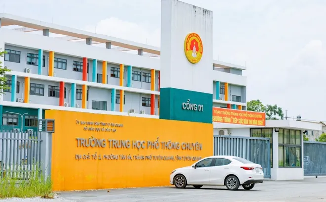 Khởi tố tiến sĩ, Giám đốc Sở GD&ĐT Tuyên Quang Vũ Đình Hưng