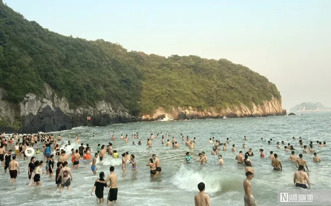 Cát Bà và Đồ Sơn thưa khách trong ngày đầu nghỉ lễ 30/4 - 1/5