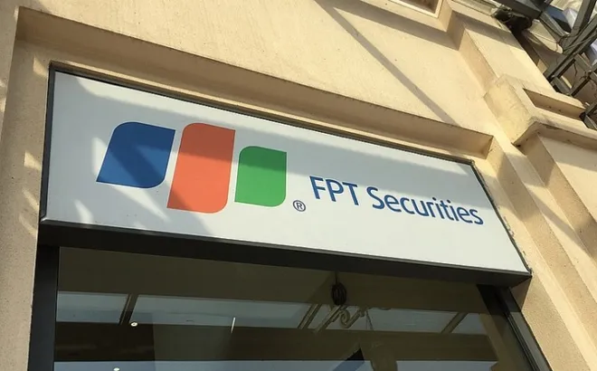 Loạt doanh nghiệp nhận trát phạt nặng do vi phạm công bố thông tin