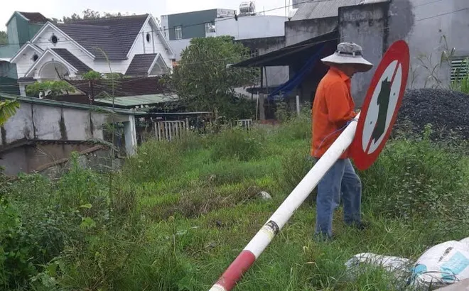 Loại bỏ ngay các biển báo giao thông không cần thiết