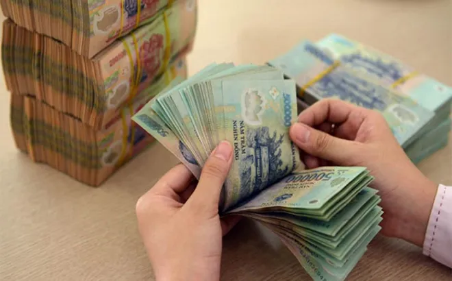 Sau cảnh báo của Thủ tướng, Ngân hàng đồng loạt giảm lãi suất tiết kiệm