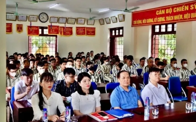 Hội Luật gia tỉnh Ninh Bình giáo dục, nâng cao nhận thức về pháp luật, đạo đức xã hội cho phạm nhân