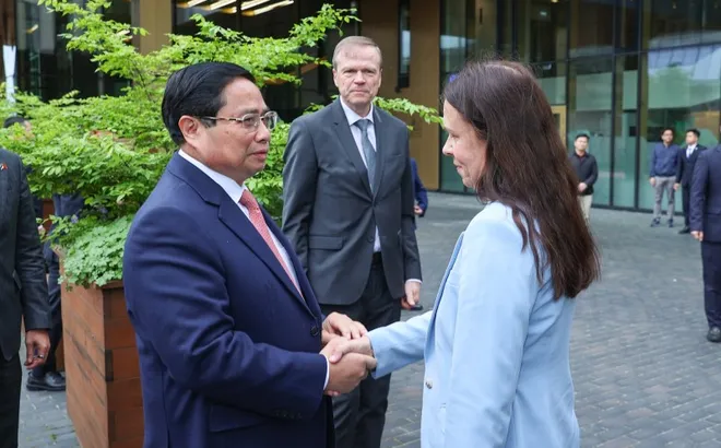 Thủ tướng thăm trung tâm chính phủ số hàng đầu thế giới tại Estonia