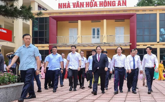 Thủ tướng: Tuyệt đối không để người dân "sợ hay ngại" khi đến cơ quan công quyền