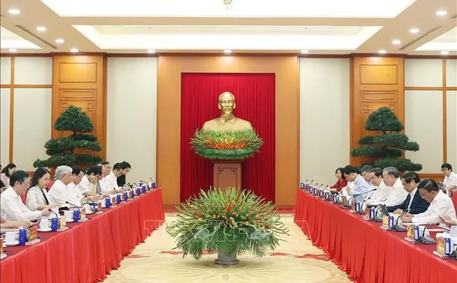 Bộ Chính trị cho ý kiến về công tác chuẩn bị Đại hội Đảng bộ MTTQ, các đoàn thể Trung ương