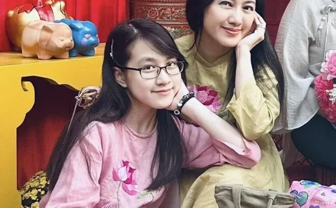 BTV nổi tiếng “Thời sự 19h” có con gái dậy thì đẹp như Hoa hậu, đứa trẻ được đặt tên ai nghe cũng ấn tượng