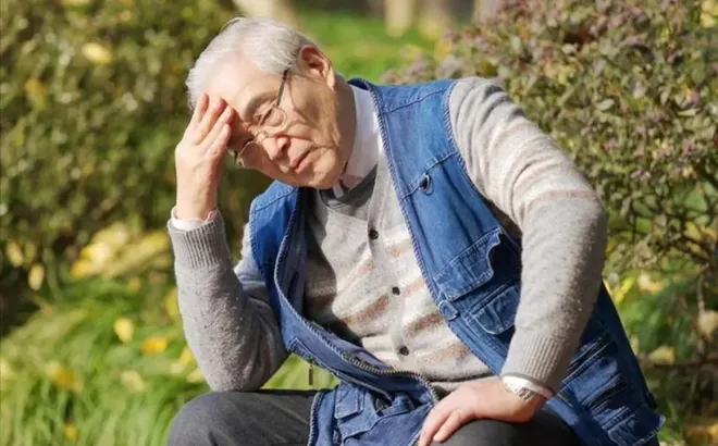 Mất 3 tỷ khi nghỉ hưu tôi mới nhận ra: Không làm 6 việc này lúc về già, cuộc sống an nhàn, hạnh phúc hơn