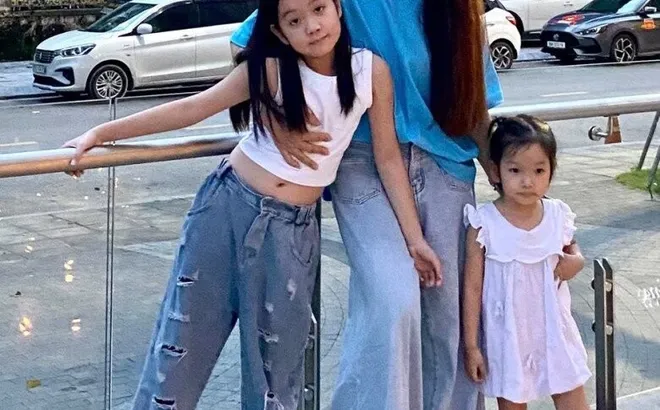 Bà nội ở TP.HCM bị bạn của con trai trêu: "Gọi là chị thôi nhé!", nói gần 60 tuổi không ai tin