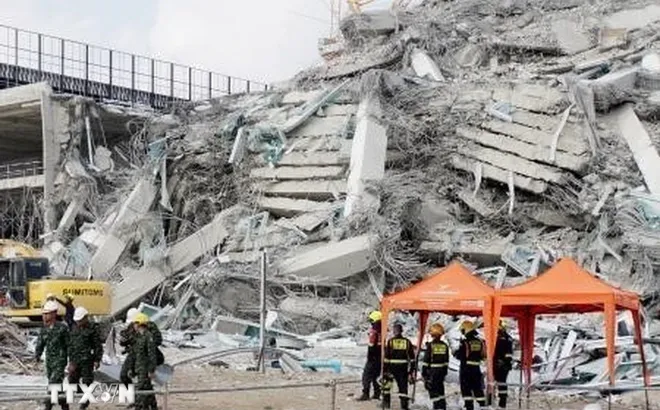 Thông tin chấn động về tòa nhà 30 tầng sụp đổ trong động đất