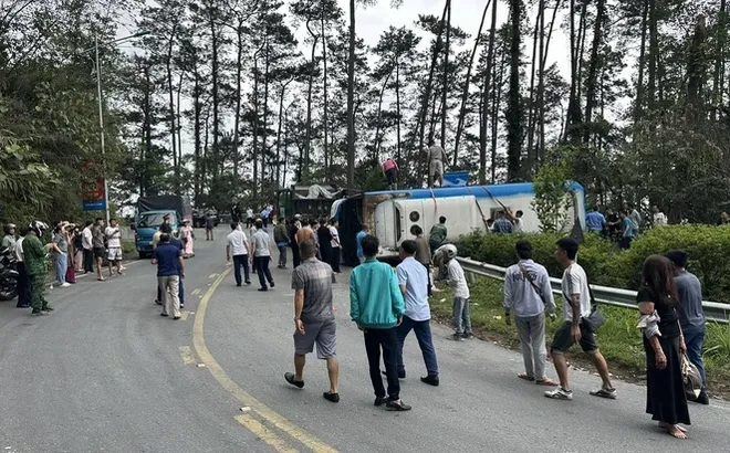 Xe khách bị lật ở Tam Đảo, 3 người tử vong, nhiều người bị thương còn hạn kiểm định hay không?