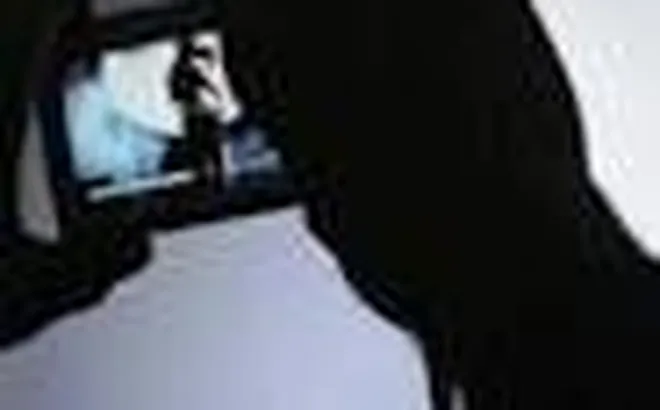 Quen qua mạng, cùng nhau đi nhà nghỉ "hẹn hò" rồi quay clip tống tiền: Hé lộ thủ đoạn của gã "phi công trẻ"