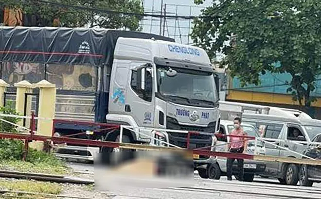 Xót xa nữ sinh viên năm cuối đại học tử vong tại chỗ khi "dính" điểm mù xe tải, hiện trường đầy ám ảnh