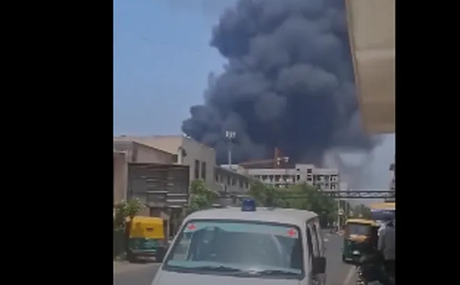 Những hình ảnh đau xót từ hiện trường rơi máy bay chở 242 người, không thể thảm khốc hơn