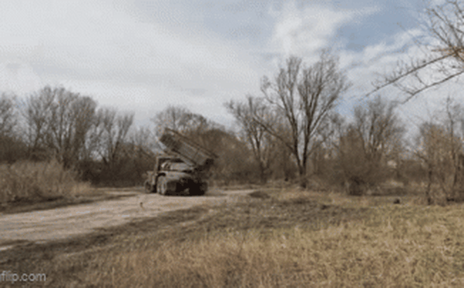 Tăng cường tiếp viện, Ukraine vẫn gặp khó, Nga tiếp tục đà tiến ở Adveevka