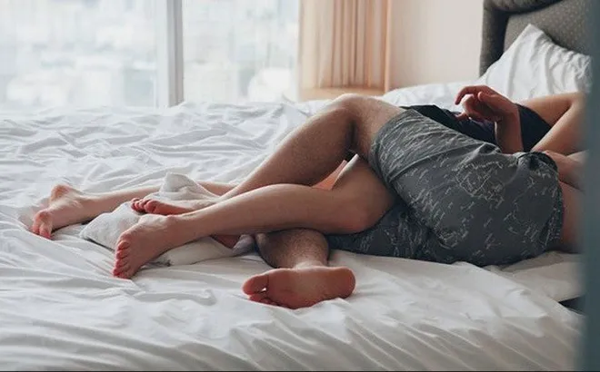 Cô gái 20 tuổi ngất xỉu liệt nửa người trong lúc 'thân mật' quá đà với bạn trai, cảnh báo 1 hành động chớ làm khi yêu