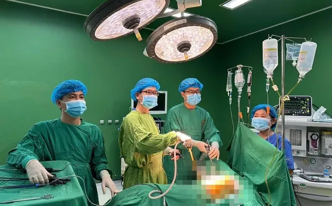 Gia Lai: Nam sinh trường THCS Ngô Quyền bị bạn đâm thấu ngực ngay tại trường - là hàng xóm, mâu thuẫn từ nhà