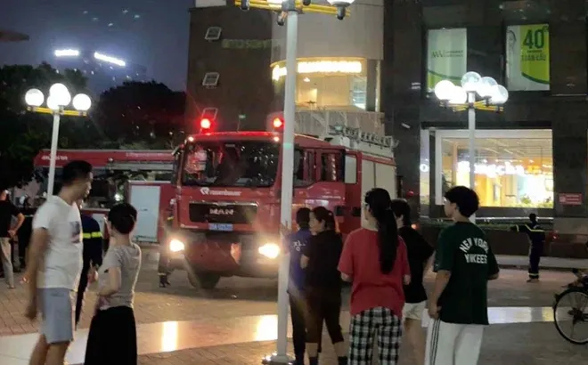 Phát hiện thi thể nằm lơ lửng ở tầng cao tòa nhà 34T, Hà Nội: Hiện trường rùng mình