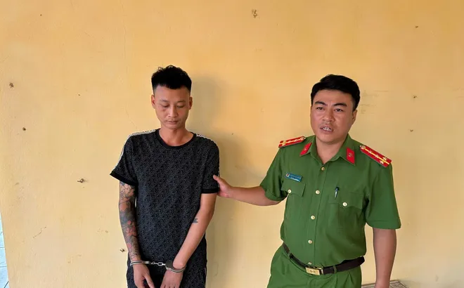 Khởi tố Đỗ Văn Vương, lộ bí mật "động trời" về chiếc điện thoại di động nhãn hiệu VIVO Y03 màu đen xanh