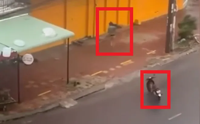 Khoảnh khắc tôn bay tung trời, người bỏ xe máy chạy khi bão số 13 quần thảo khiến ai cũng hoảng sợ