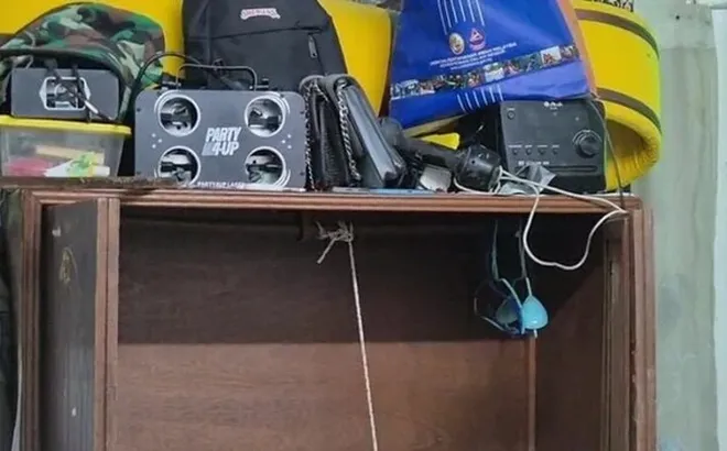 Phát hiện cô gái tử vong trong tư thế treo cổ ở tủ quần áo: Bí ẩn tung tích người bạn trai cùng 2 con chó