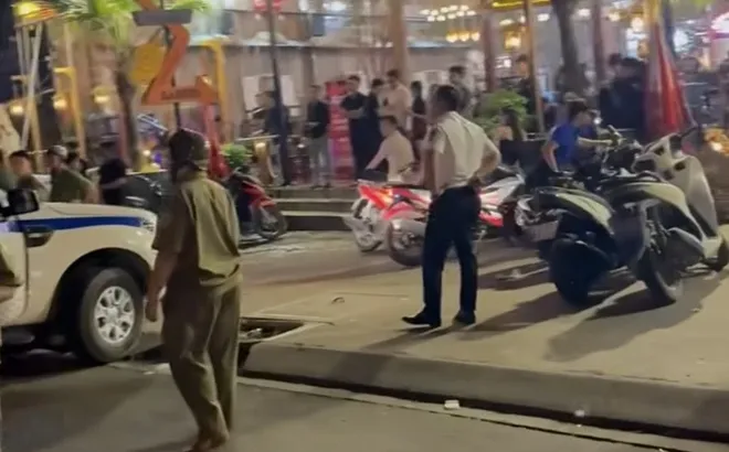 Mời bia bất thành, nhóm người ẩu đả nhau không thương tiếc, hiện trường ái ngại