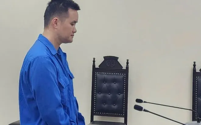 "Mua" các cô gái đến rót bia, chọn bài cho khách, chủ quán karaoke còn bày trò "thanh lý" nhân viên xấu cho quán khác