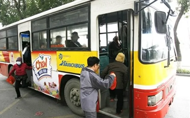 Không bố trí chỗ ngồi ưu tiên cho người cao tuổi sẽ bị phạt 200.000 đồng, cụ thể thế nào?