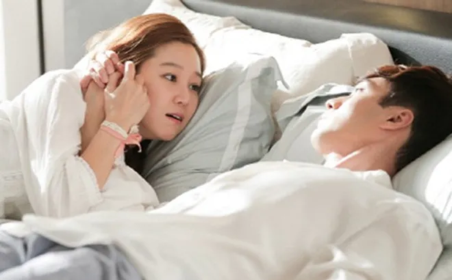 Lên giường với chồng cũ, sáng hôm sau tỉnh dậy, tôi sững sờ trước câu nói của anh