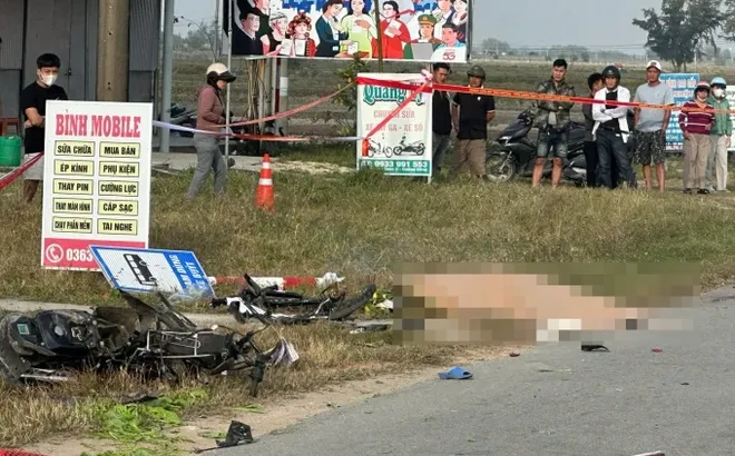 Hiện trường xe tải tông loạt xe đạp điện trước cổng trường khiến hậu quả đau lòng