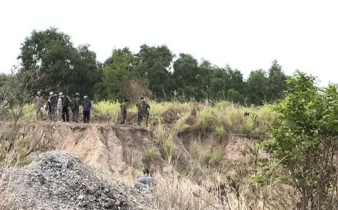 Phát hiện thi thể nam giới mất cánh tay phải trong khu đất trống ở TPHCM: Hiện trường có gì?