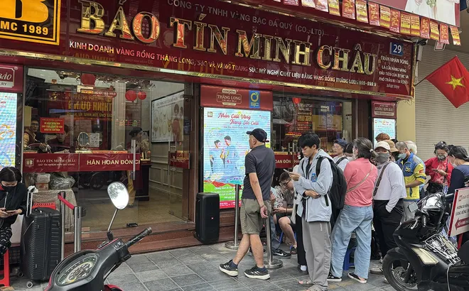 Tiệm vàng Bảo Tín Minh Châu hoạt động lại, khách giao dịch "khác lạ"?