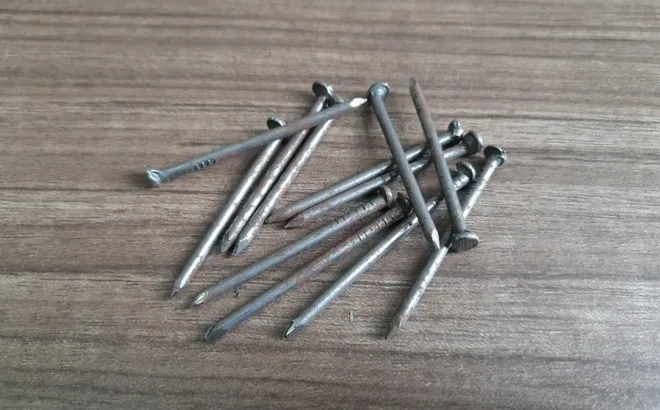 Trung Quốc: Anh trai 14 tuổi vô tình bắn chết em gái 6 tuổi bằng súng đinh, cha lĩnh án tù