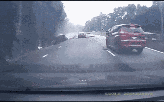 Clip: Tài xế ở Malaysia cán qua thai phụ đang nằm bất tỉnh rồi bỏ trốn, cảnh sát tức tốc truy tìm