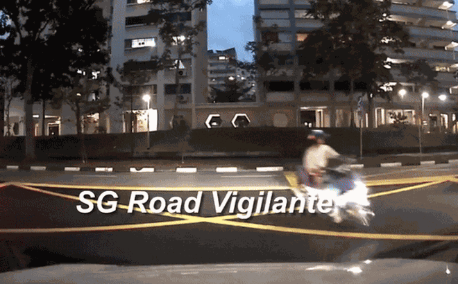 Clip: Camera hành trình ghi trọn khoảnh khắc 2 xe máy tông thẳng vào nhau giữa ngã 3