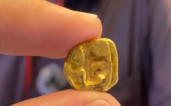 Thu gom răng vàng từ tro cốt, nhân viên mai táng làm điều này khiến nhiều người cảm động