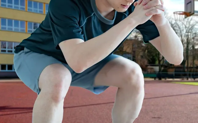 “Chỉ là 1.000 lần squat thôi mà”: Cậu bé 15 tuổi suy thận nặng, cha mẹ cạn tiền chỉ vì một bài học “kỷ luật”