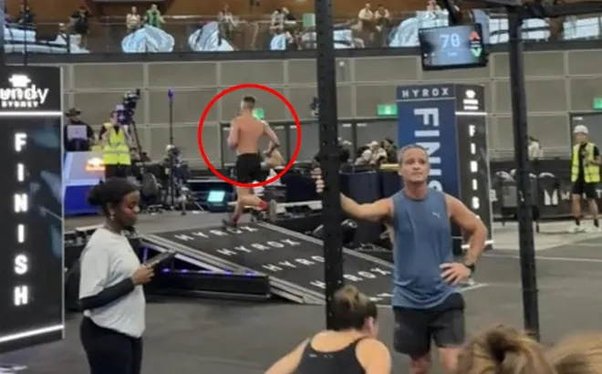 Clip: Người yêu ngã gục, co giật giữa cuộc thi, chàng trai vẫn băng băng về đích