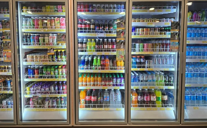 Bác sĩ cảnh báo loại nước uống quen thuộc có thể “nuôi” tế bào ung thư mà bạn không ngờ tới