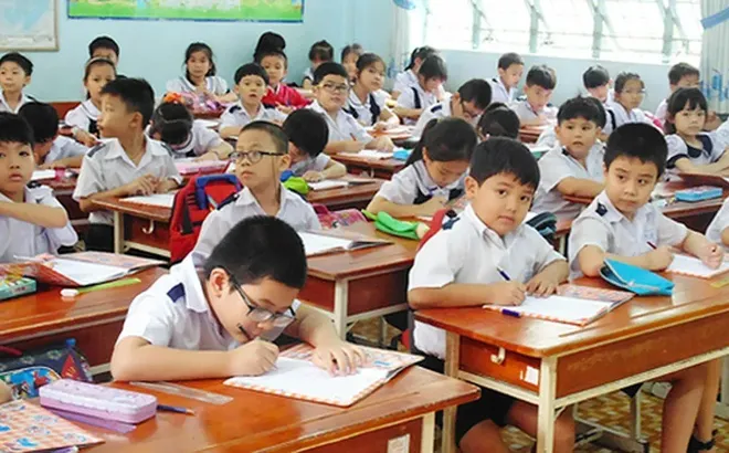 Bộ GD&ĐT đề xuất xử lý nghiêm học sinh xúc phạm giáo viên, bạn học, có thể bị buộc cách ly khỏi môi trường học, phạt đến 10 triệu đồng