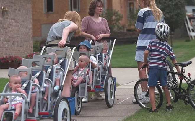 Hành trình trưởng thành của những đứa trẻ trong ca sinh 7 nổi tiếng thế giới