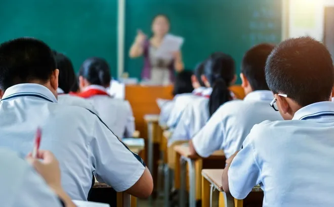 Cả lớp viết thư gửi người bạn “chuyển trường”, nhưng không hề biết cô giáo đã làm điều này