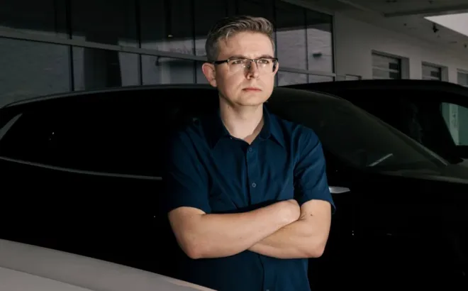 Không bán xe nhưng vẫn kiếm tiền từ.. ôtô, người đàn ông này khiến nhiều người bất ngờ với cách làm của mình