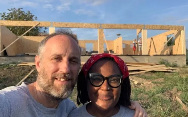 Từng nghĩ "cứ đi là hạnh phúc", sau 10 năm rong ruổi họ mới hiểu điều mình thực sự cần là gì