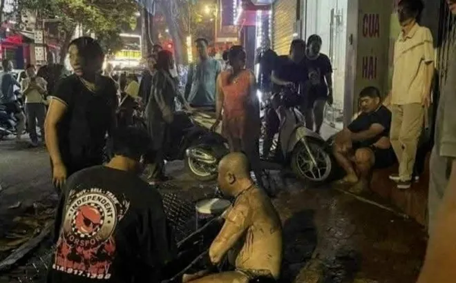 Vụ chủ quán khóa trái cửa, tạt xăng rồi châm lửa đốt khiến 3 người bị bỏng: Hé lộ nguyên nhân phẫn nộ