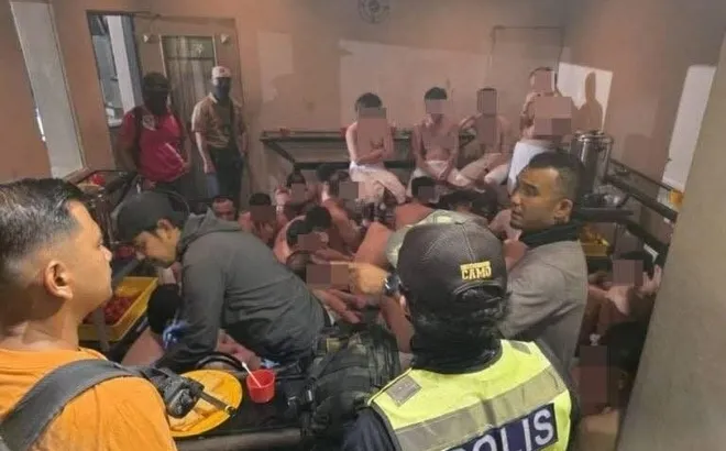 Đột kích spa dành cho người đồng tính, bắt giữ 201 người đàn ông có cả bác sĩ, giáo viên, phó công tố viên